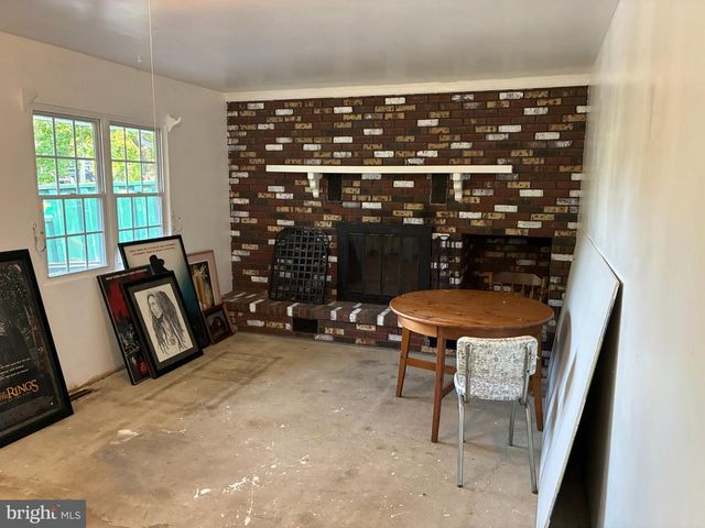 15 ALLSTON RD, Kendall Park, NJ 08824