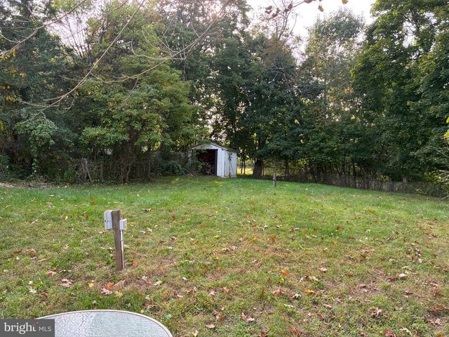 15 ALLSTON RD, Kendall Park, NJ 08824
