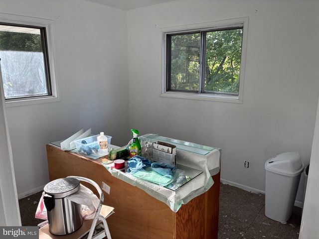 15 ALLSTON RD, Kendall Park, NJ 08824