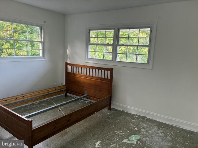 15 ALLSTON RD, Kendall Park, NJ 08824