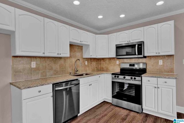 600 HOLT CIRCLE, Hayden, AL 35079