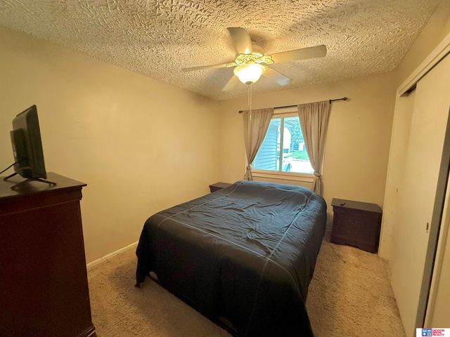 105 Brentwood Avenue, Hickman, NE 68372