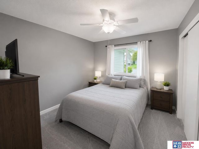 105 Brentwood Avenue, Hickman, NE 68372