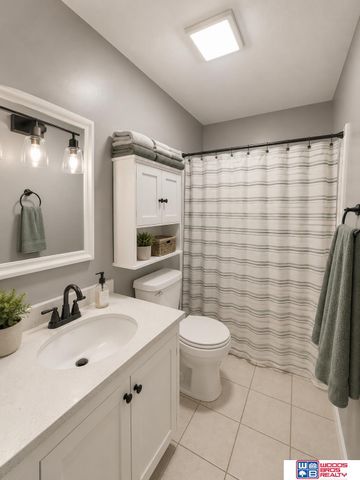 105 Brentwood Avenue, Hickman, NE 68372