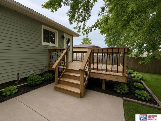 105 Brentwood Avenue, Hickman, NE 68372