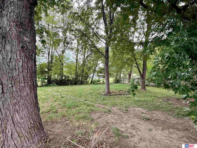105 Brentwood Avenue, Hickman, NE 68372