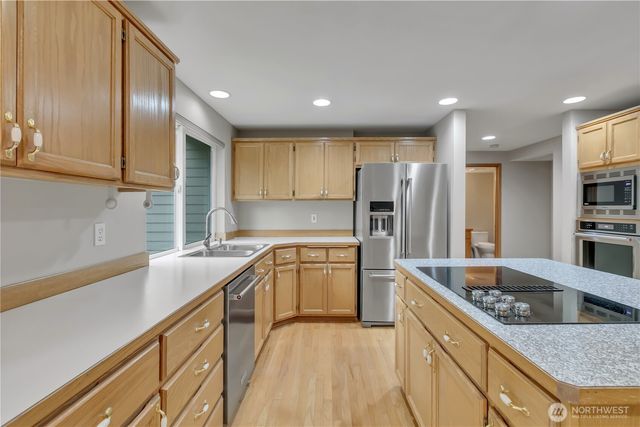26105 159th Place SE, Covington, WA 98042