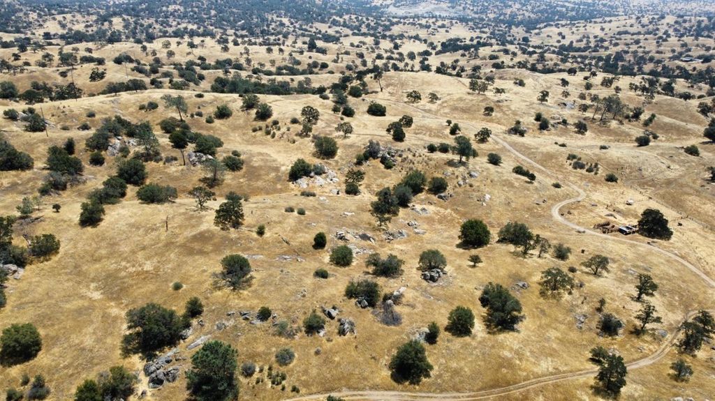 Image 10 of property listing at 1 Millstream, Madera, CA 93636