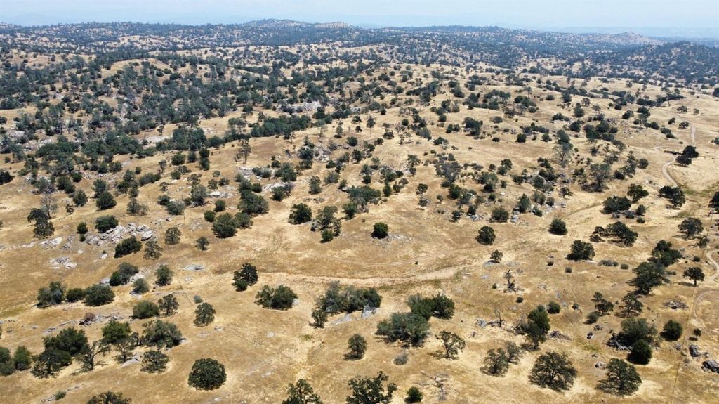 Image 5 of property listing at 1 Millstream, Madera, CA 93636