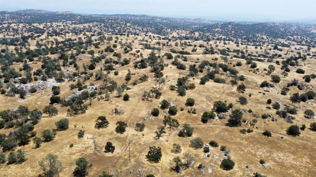 Image 6 of property listing at 1 Millstream, Madera, CA 93636