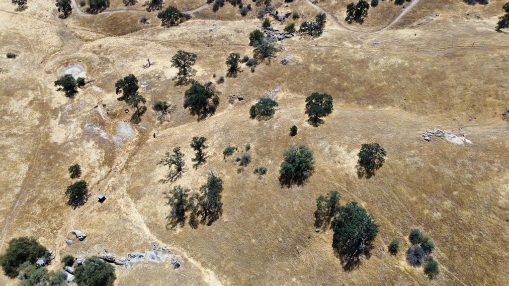 Image 8 of property listing at 1 Millstream, Madera, CA 93636