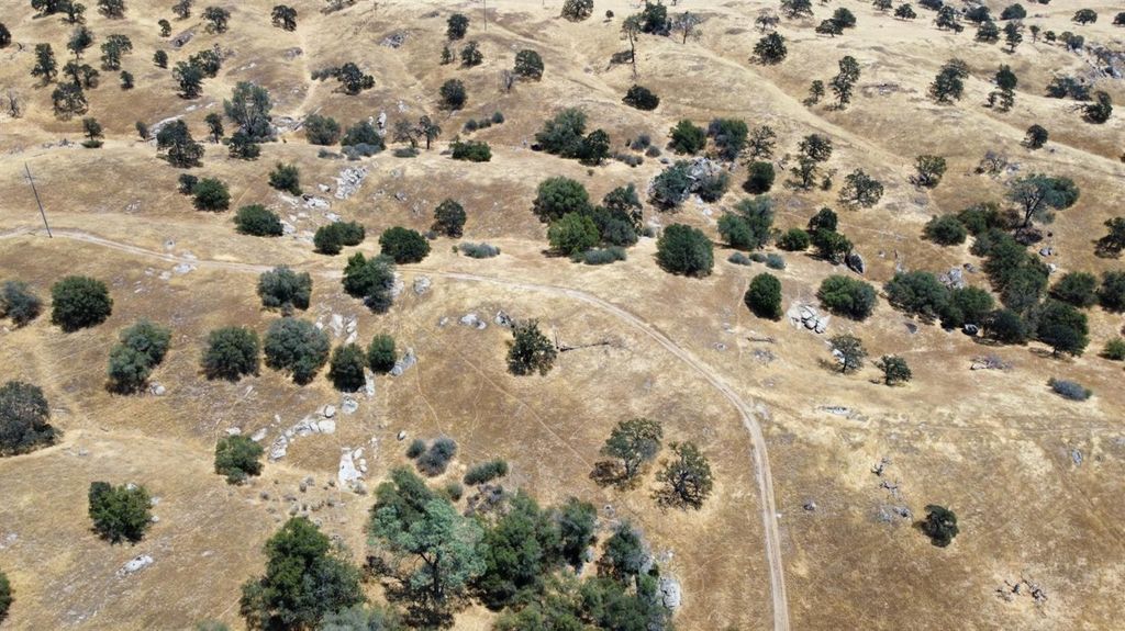 Image 9 of property listing at 1 Millstream, Madera, CA 93636