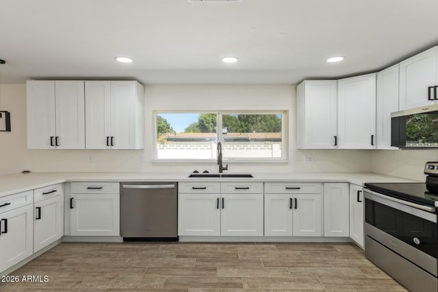 3030 W TUCKEY Lane, Phoenix, AZ 85017