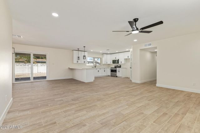 3030 W TUCKEY Lane, Phoenix, AZ 85017