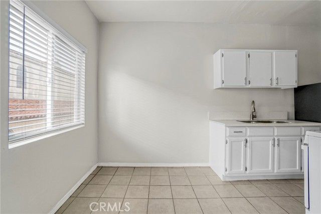 5606 S Figueroa, Los Angeles, CA 90037