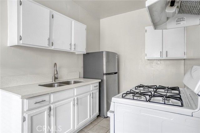 5606 S Figueroa, Los Angeles, CA 90037