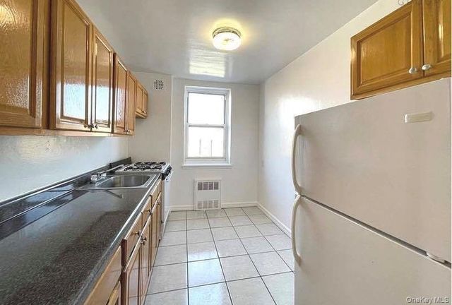 42-25 65th Place 4G, Woodside, NY 11377