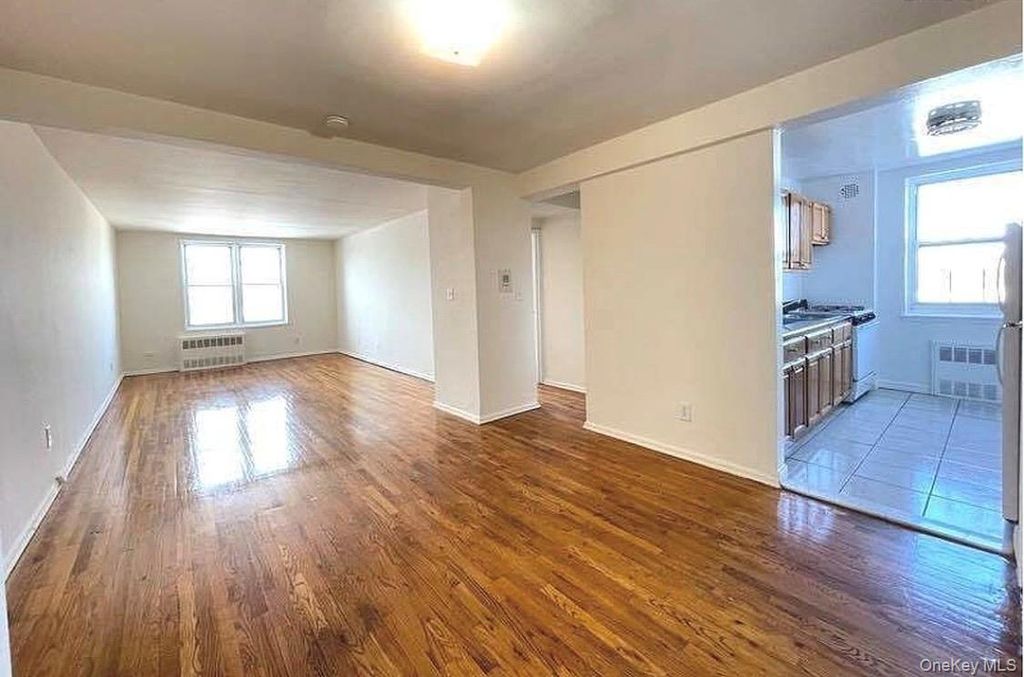 42-25 65th Place 4G, Woodside, NY 11377