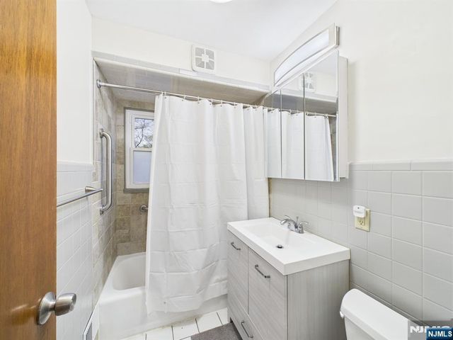 114 Ackerman Avenue, Ridgewood, NJ 07450