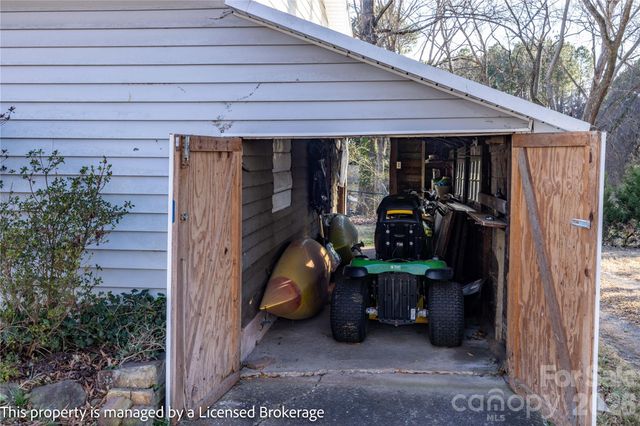 2 Tallassee Street, Badin, NC 28009