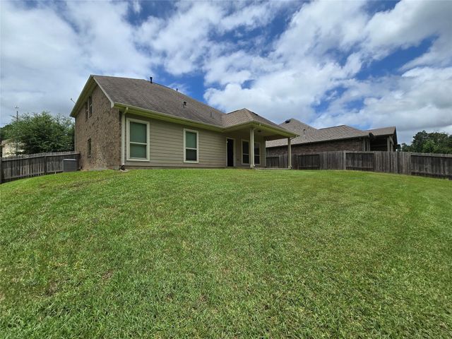 2027 Brookmont Drive, Conroe, TX 77301