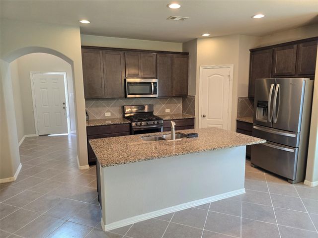 2027 Brookmont Drive, Conroe, TX 77301