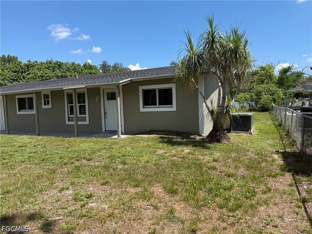 2199 Wyandotte AVE, Alva, FL 33920