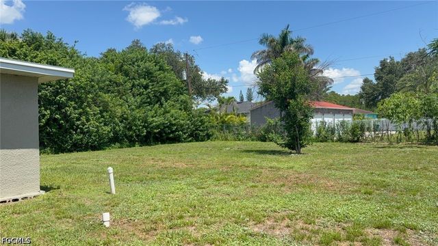 2199 Wyandotte AVE, Alva, FL 33920