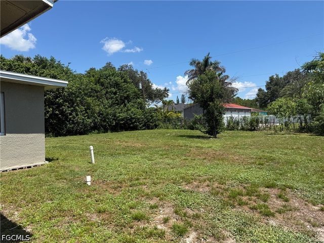 2199 Wyandotte AVE, Alva, FL 33920