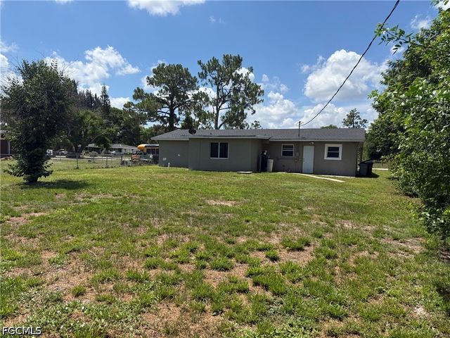 2199 Wyandotte AVE, Alva, FL 33920