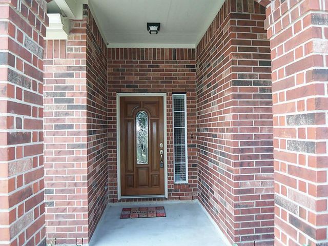 17207 Mossbriar Lane, Houston, TX 77095