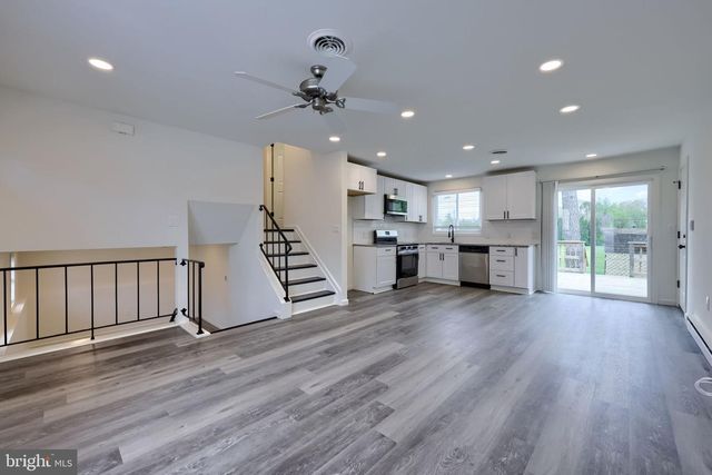 106 WARREN WAY, Lancaster, PA 17601