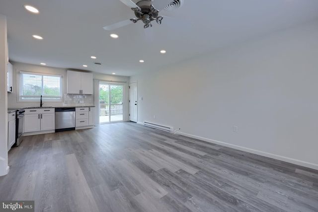 106 WARREN WAY, Lancaster, PA 17601
