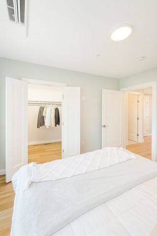 98 Prescott St 2C, Boston, MA 02128