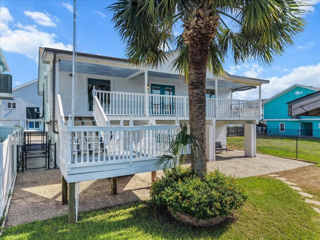 1172 Sailfish Street, Hitchcock, TX 77563