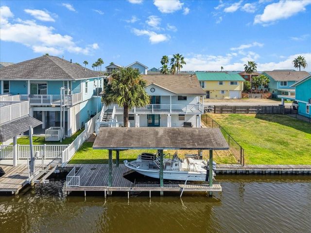 1172 Sailfish Street, Hitchcock, TX 77563