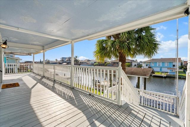 1172 Sailfish Street, Hitchcock, TX 77563