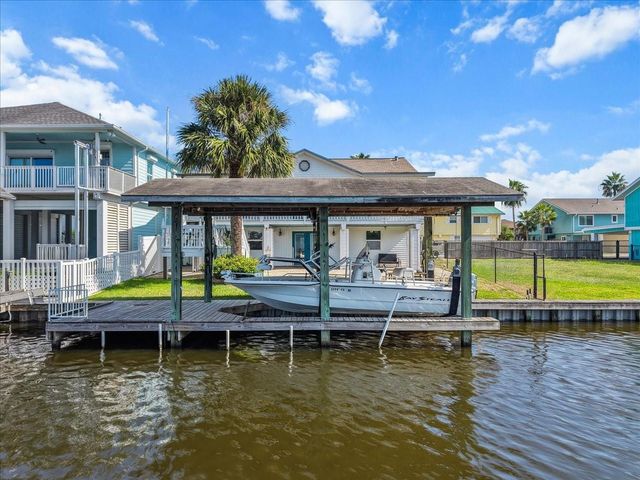 1172 Sailfish Street, Hitchcock, TX 77563