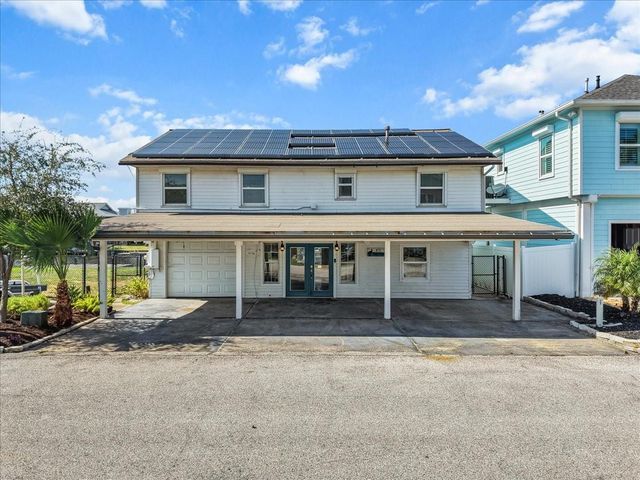1172 Sailfish Street, Hitchcock, TX 77563