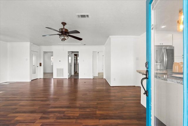 1172 Sailfish Street, Hitchcock, TX 77563