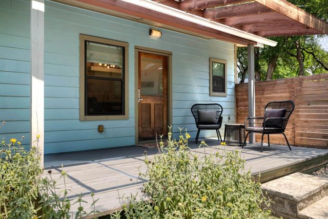 1305 Deloney ST, Austin, TX 78721