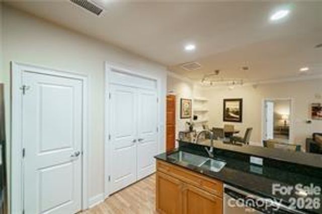 435 S Tryon Street 708, Charlotte, NC 28202