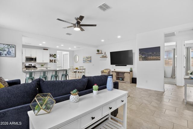 12612 W MORTEN Avenue, Glendale, AZ 85307