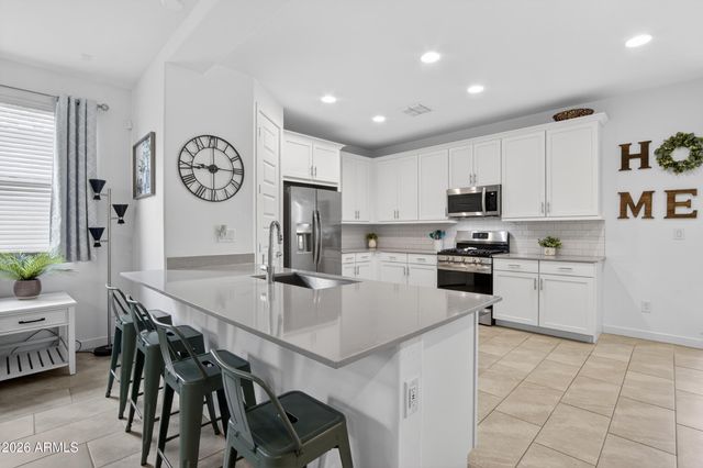 12612 W MORTEN Avenue, Glendale, AZ 85307