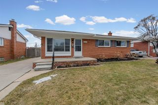 28517 Grant Street, Saint Clair Shores, MI 48081