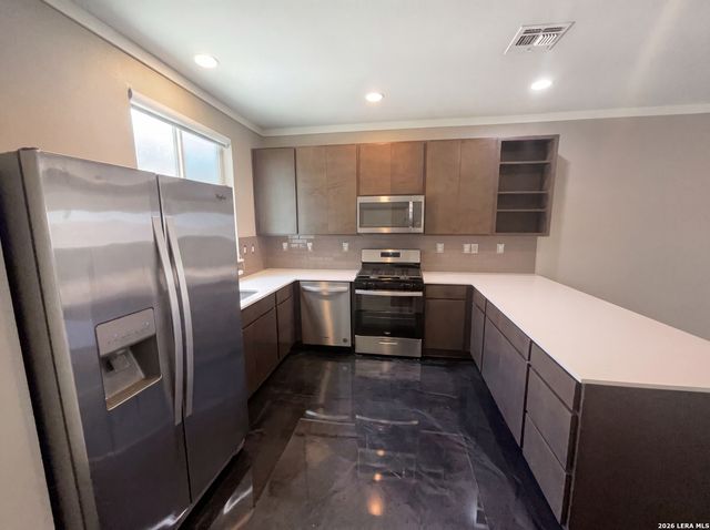 330 Clay St Unit 8, San Antonio, TX 78204