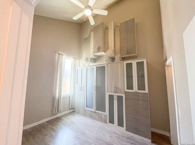 330 Clay St Unit 8, San Antonio, TX 78204