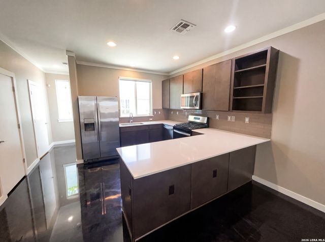 330 Clay St Unit 8, San Antonio, TX 78204