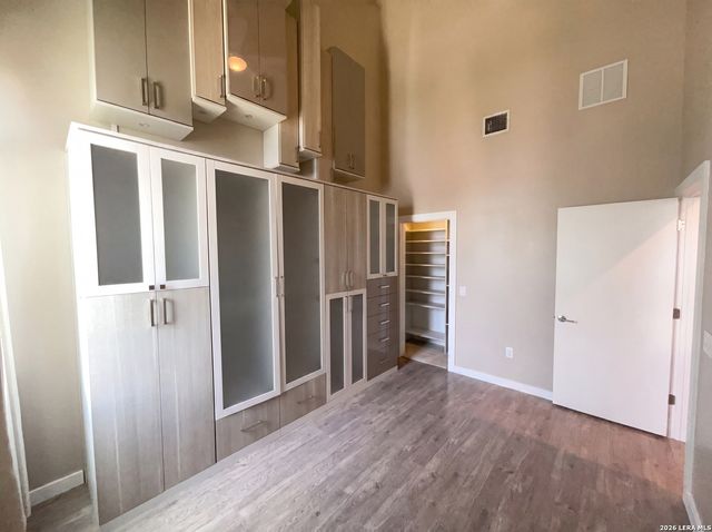 330 Clay St Unit 8, San Antonio, TX 78204