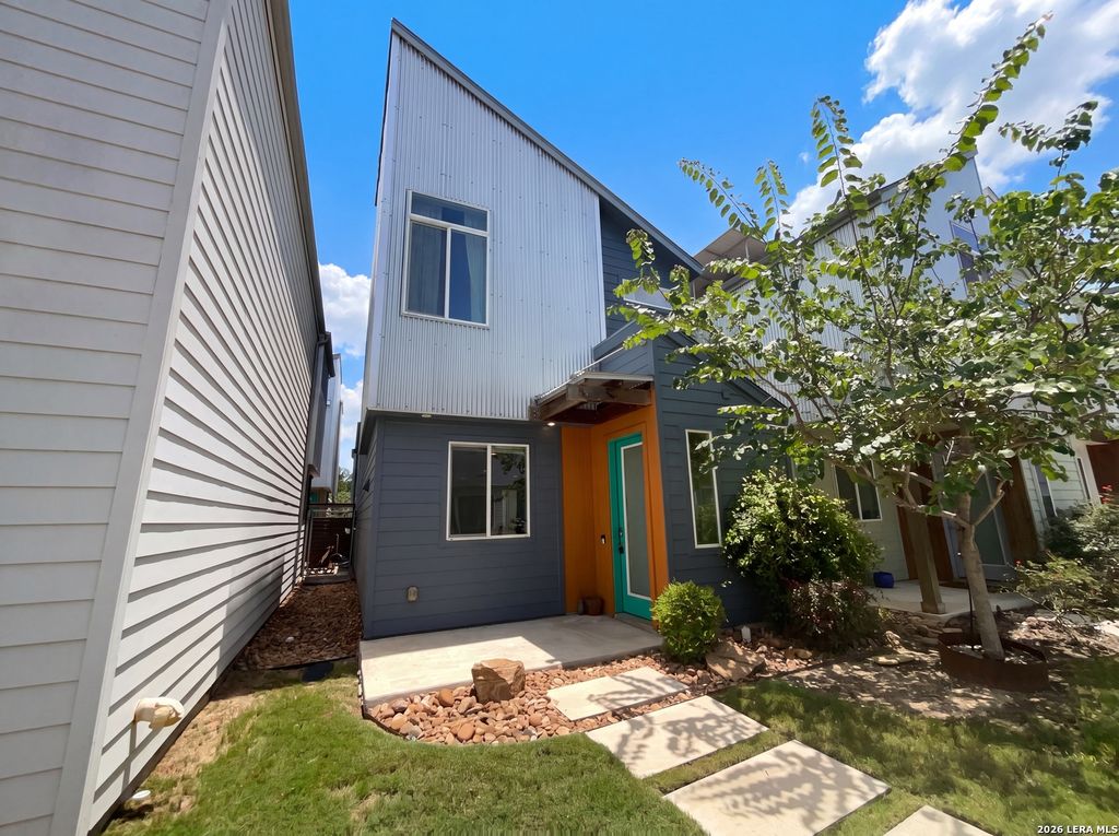 330 Clay St Unit 8, San Antonio, TX 78204